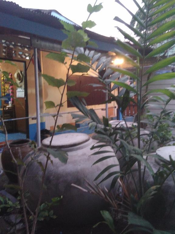 Patchaya Guesthouse Amphawa Eksteriør billede