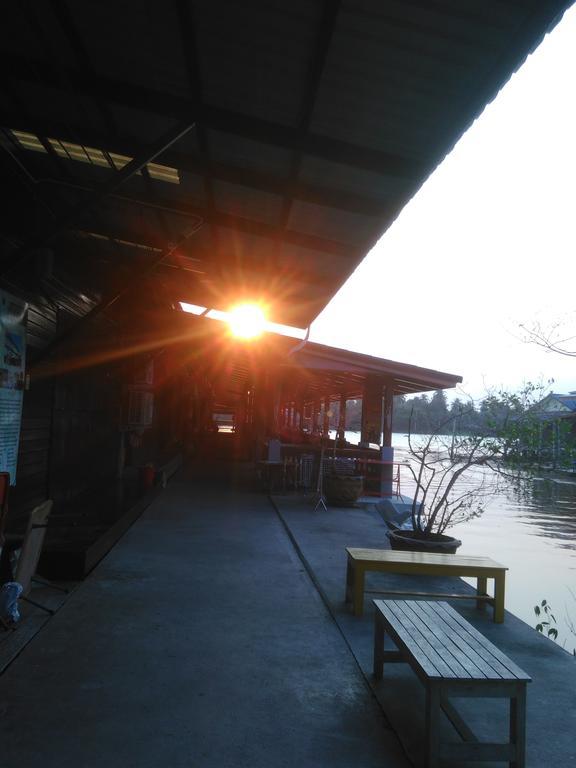 Patchaya Guesthouse Amphawa Eksteriør billede